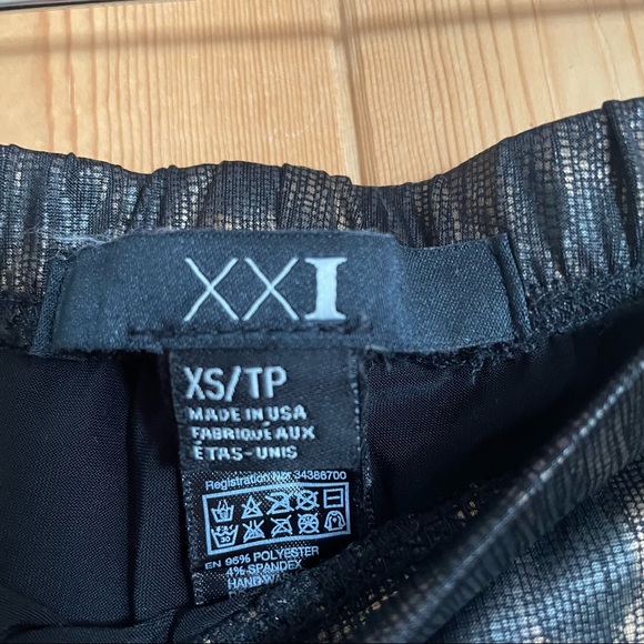 Faux Leather Legging - Picture 3 of 5